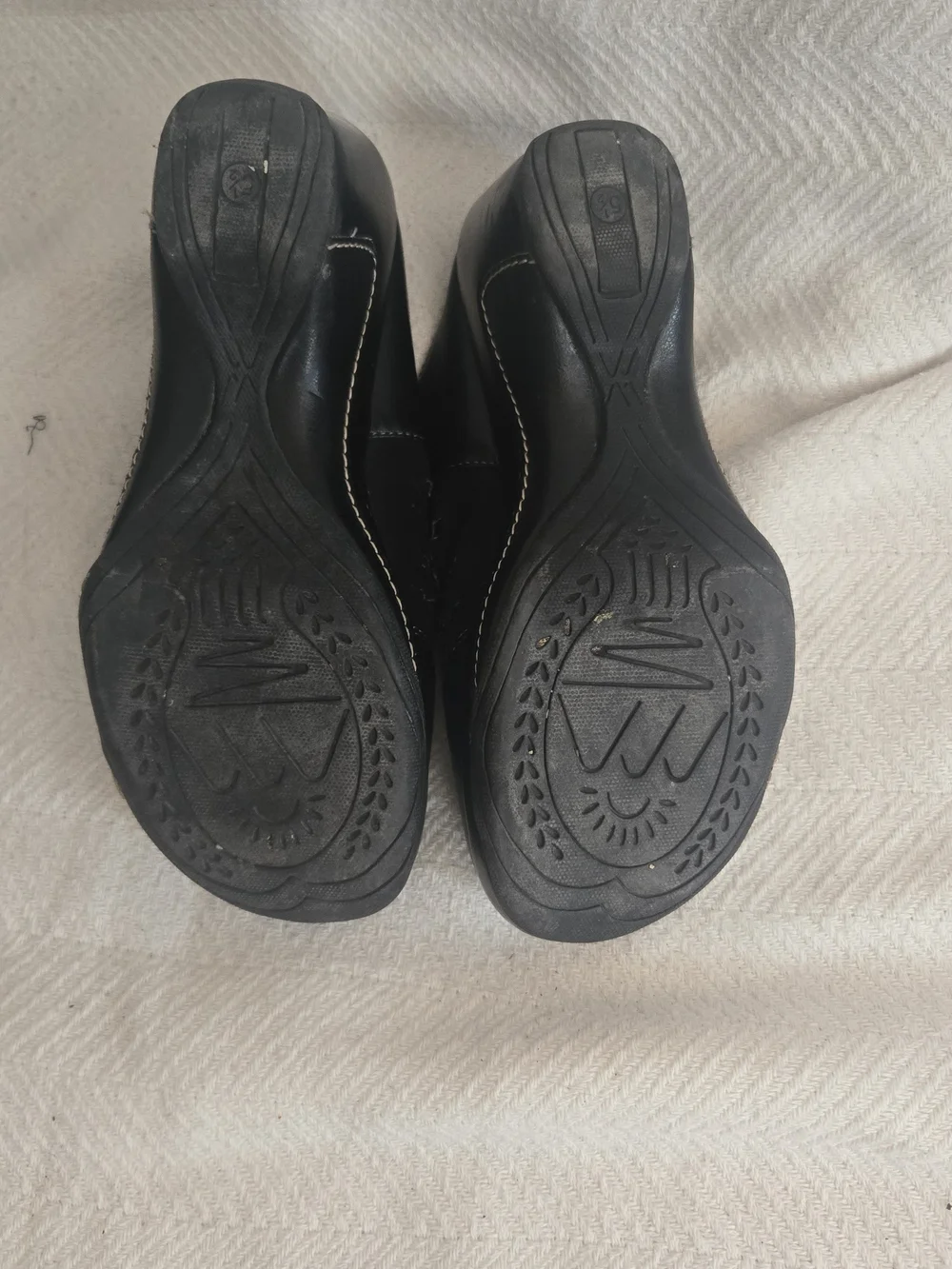 White Mountain Black Mary Jane Platform Heels with Strap